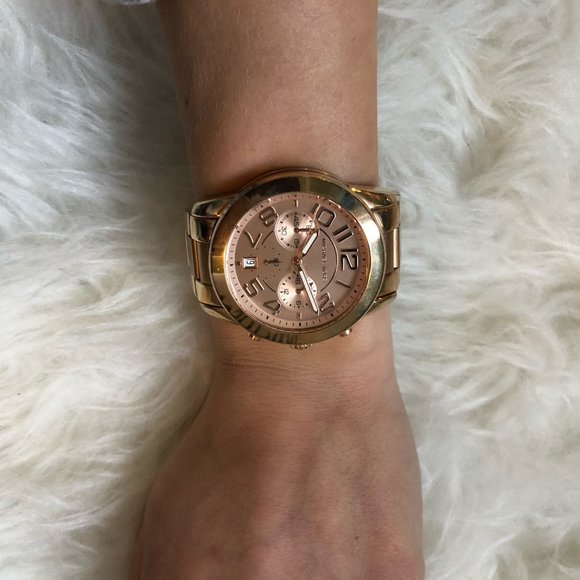 Michael Kors Watch w/extra links and original box main image 10